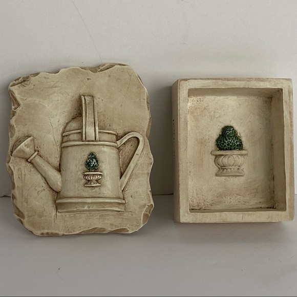 Trinket Box Gardening theme Hen Feathers watering can beige container floral - Picture 11 of 11